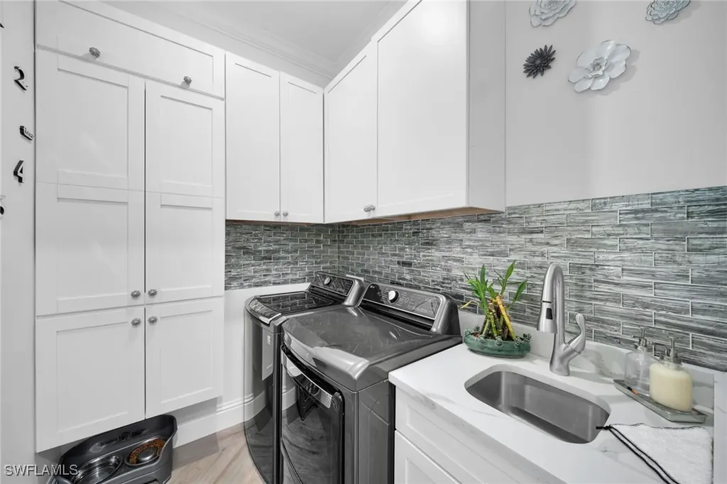 425 SE 15th Street Cape Coral FL 33990