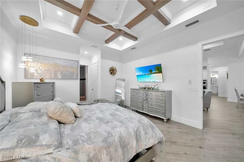 425 SE 15th Street Cape Coral FL 33990