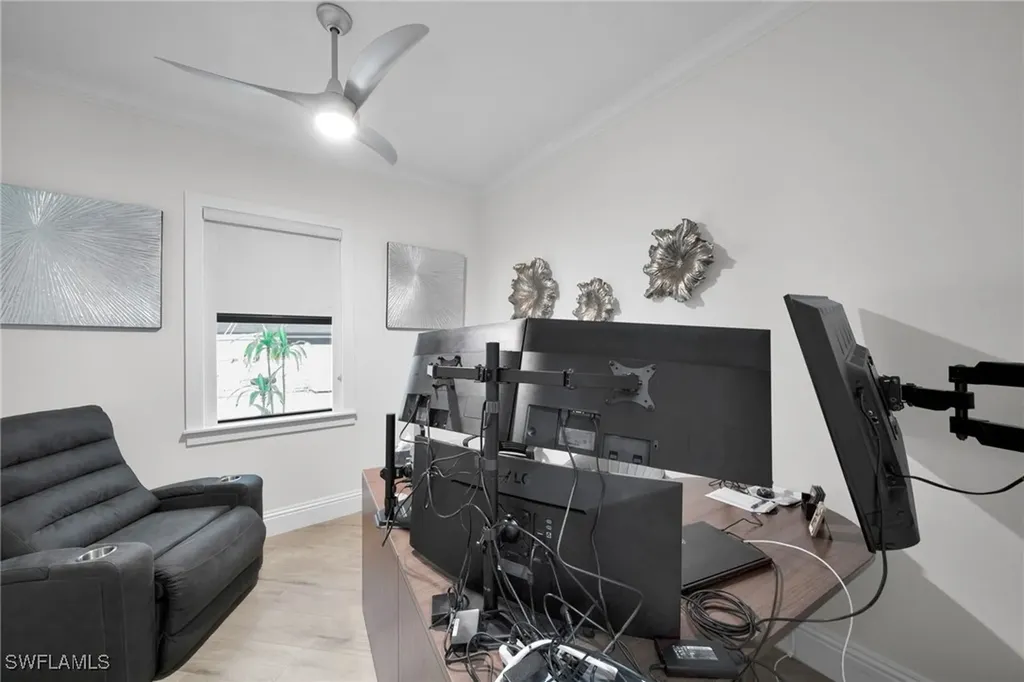 425 SE 15th Street Cape Coral FL 33990