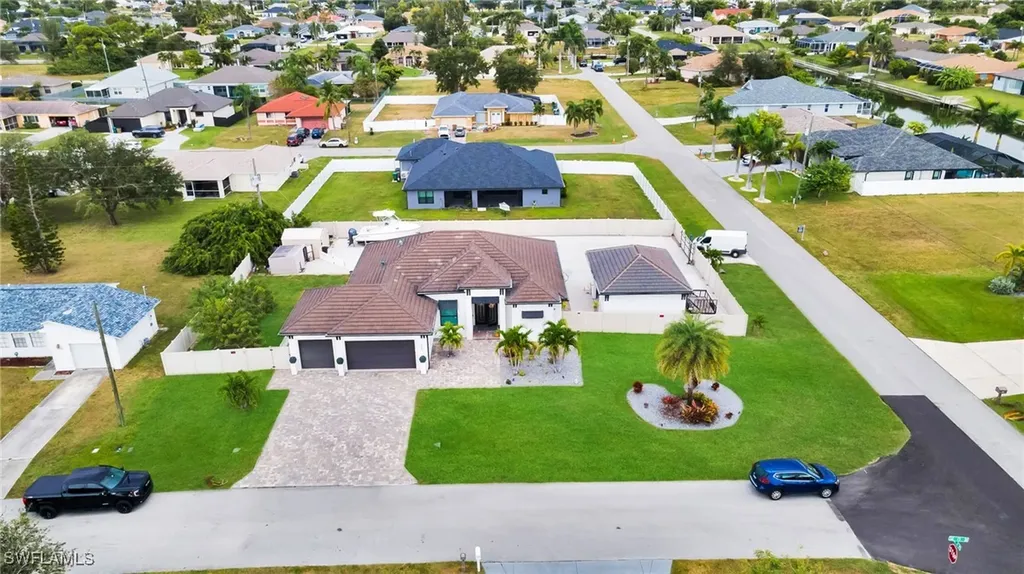 425 SE 15th Street Cape Coral FL 33990
