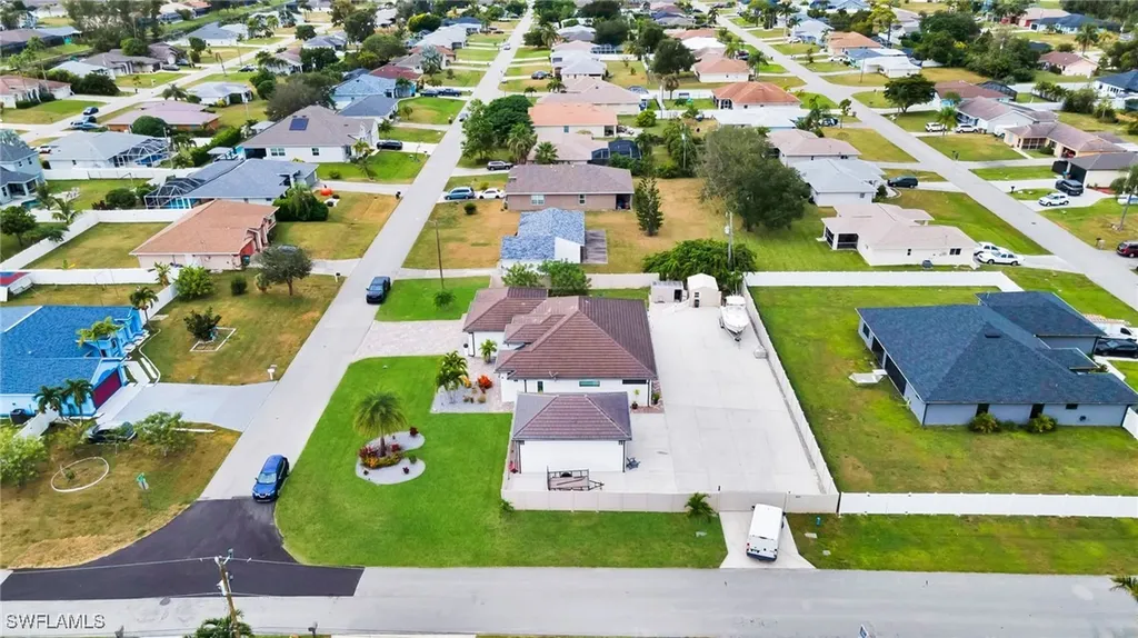 425 SE 15th Street Cape Coral FL 33990
