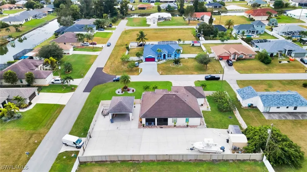 425 SE 15th Street Cape Coral FL 33990