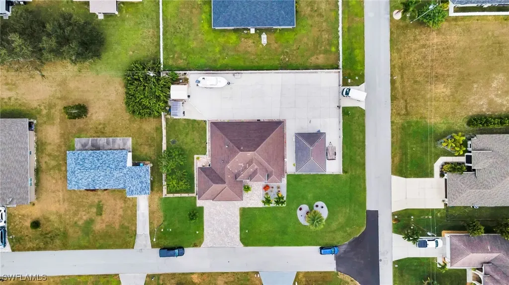 425 SE 15th Street Cape Coral FL 33990