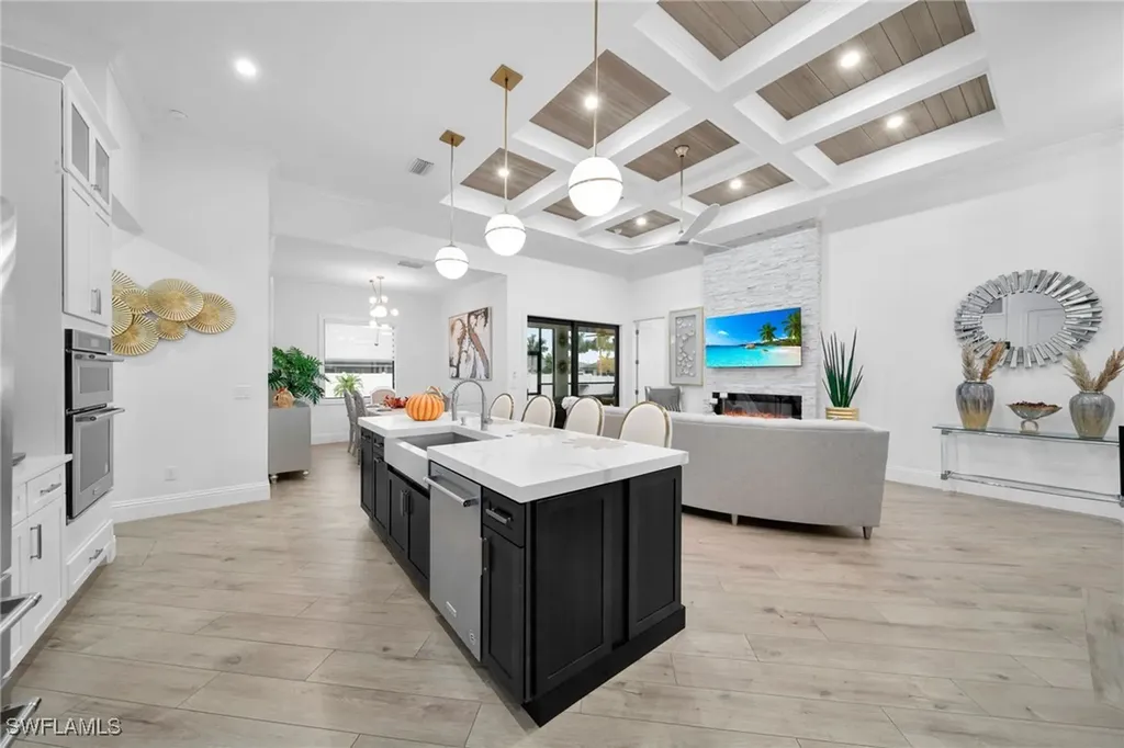 425 SE 15th Street Cape Coral FL 33990