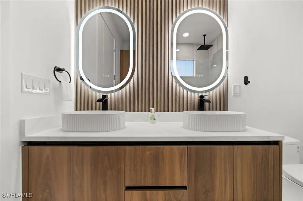 2827 NW 13th Street Cape Coral FL 33993