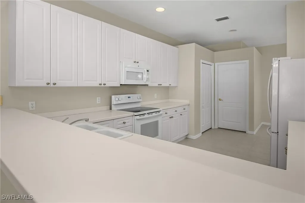 2045 Crestview Way Naples FL 34119