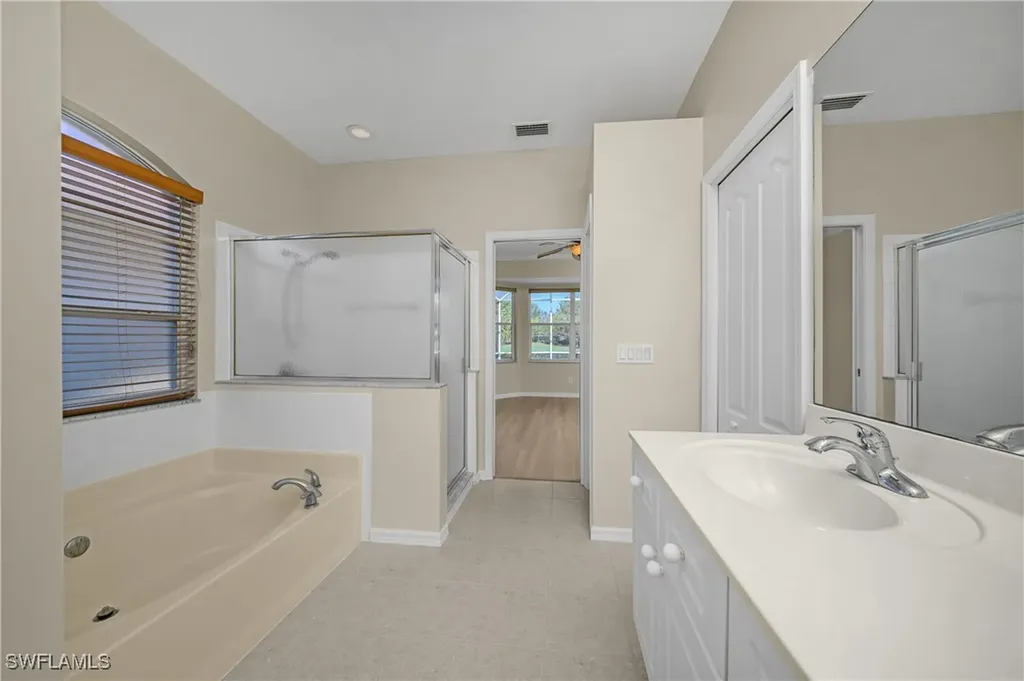 2045 Crestview Way Naples FL 34119