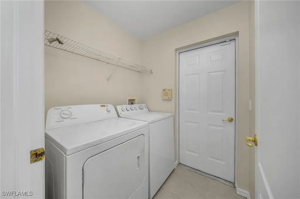 2045 Crestview Way Naples FL 34119