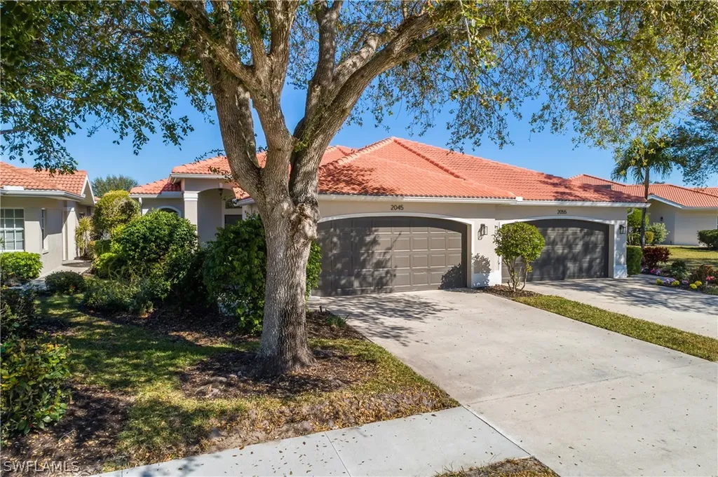 2045 Crestview Way Naples FL 34119