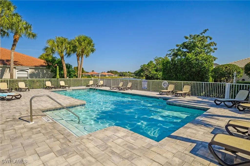 2045 Crestview Way Naples FL 34119