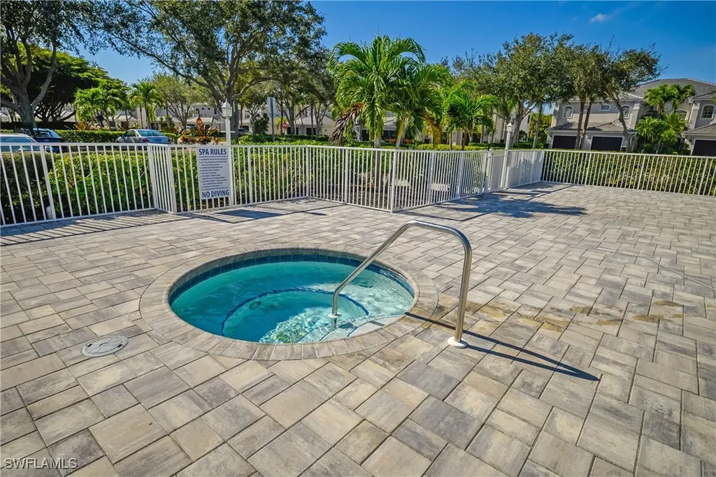 2045 Crestview Way Naples FL 34119