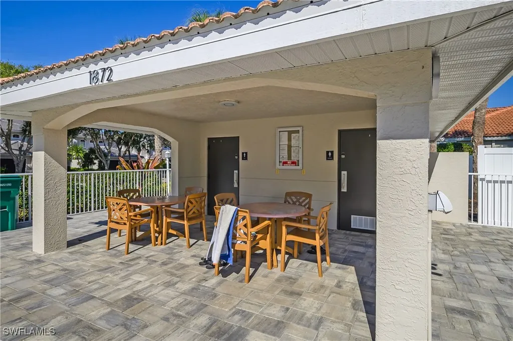 2045 Crestview Way Naples FL 34119