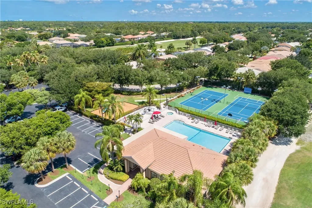 2045 Crestview Way Naples FL 34119