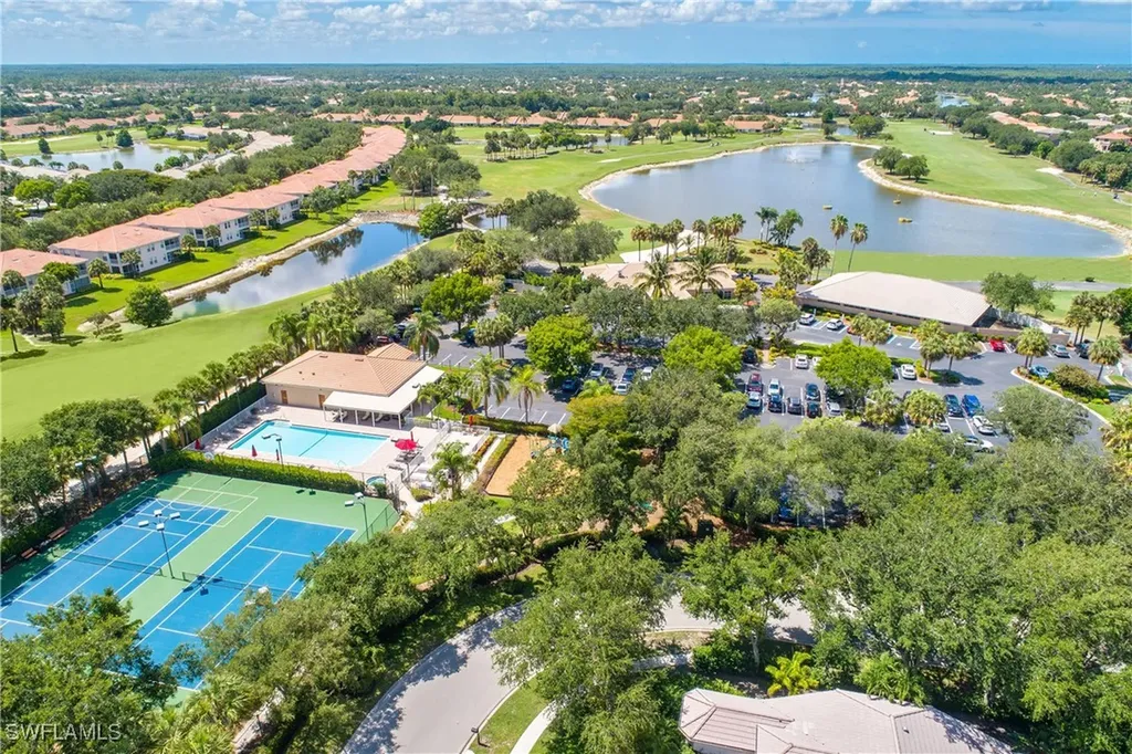 2045 Crestview Way Naples FL 34119