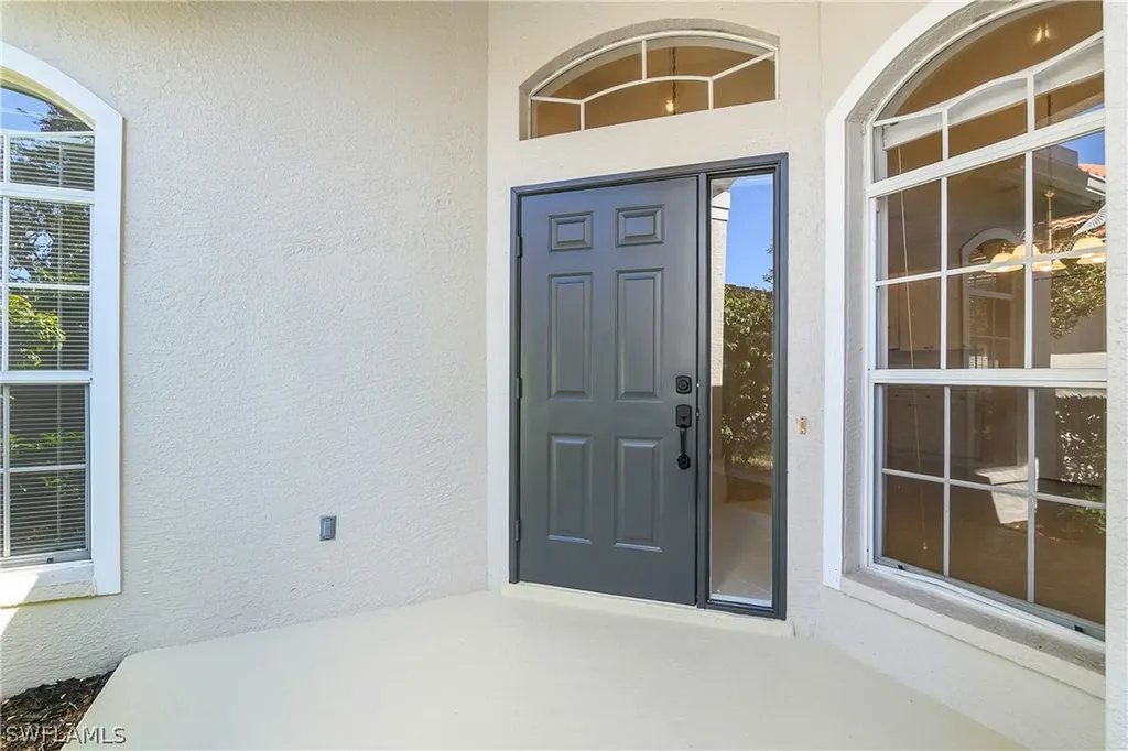 2045 Crestview Way Naples FL 34119
