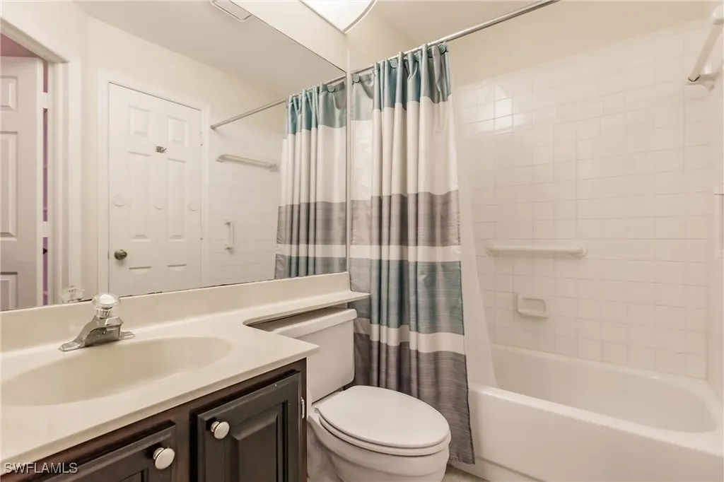 1315 Mainsail Drive Naples FL 34114