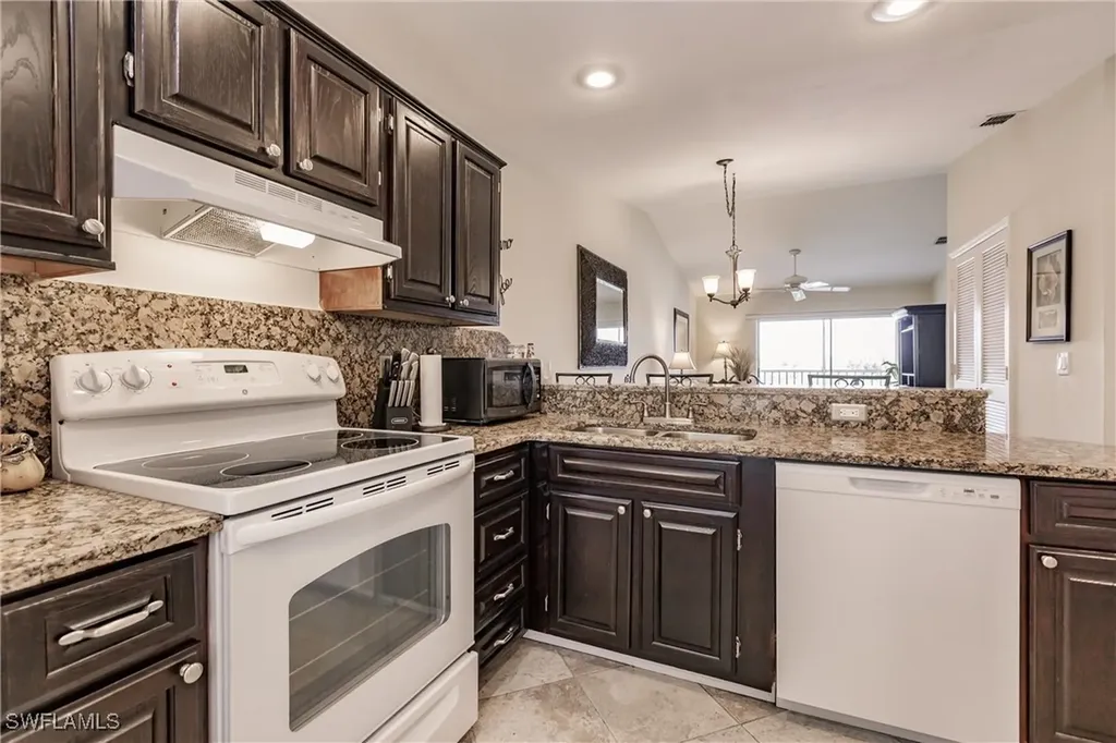 1315 Mainsail Drive Naples FL 34114