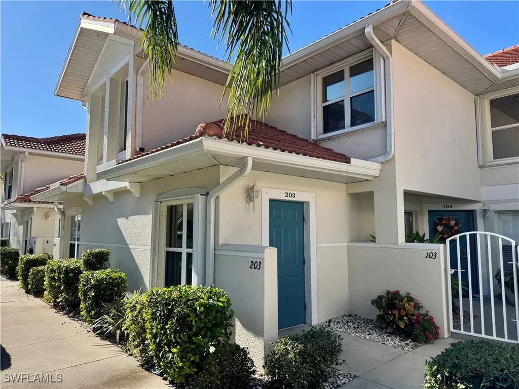 5045 Cedar Springs Drive Naples FL 34110
