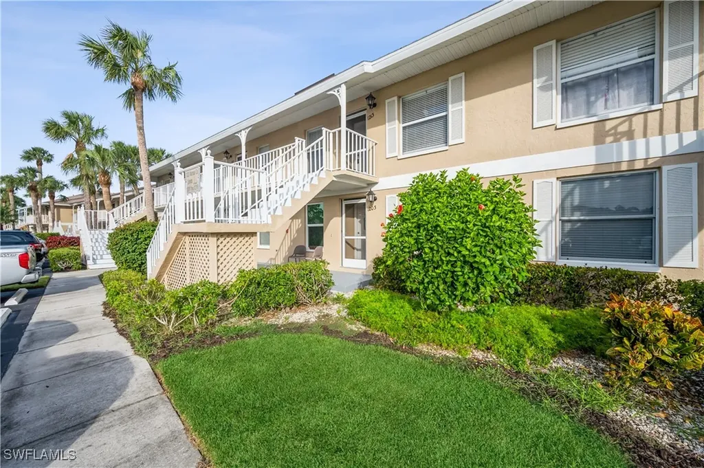 1325 Mainsail Drive Naples FL 34114