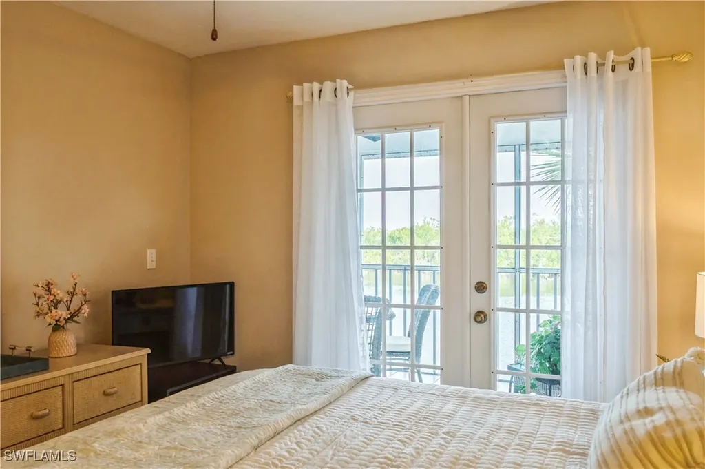 1325 Mainsail Drive Naples FL 34114