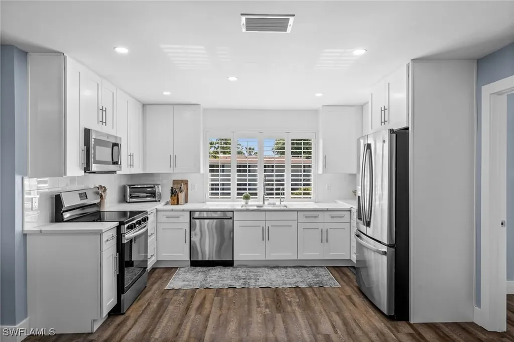 Naples FL, 225 Memory Lane, Unit 2464