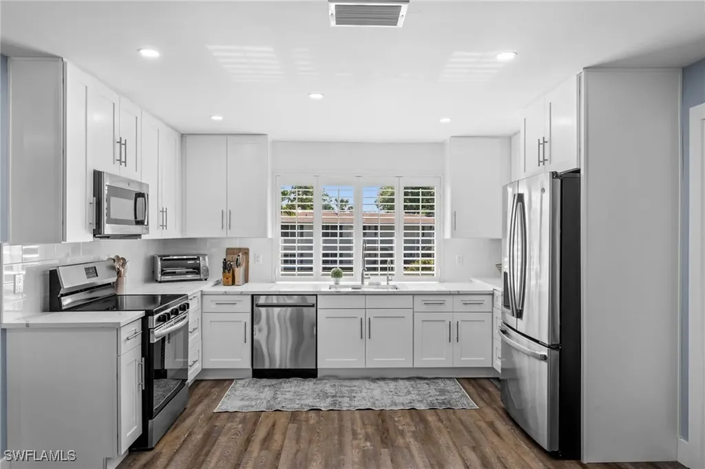 225 Memory Lane Naples FL 34112