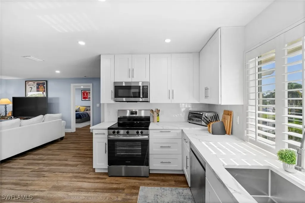 225 Memory Lane Naples FL 34112