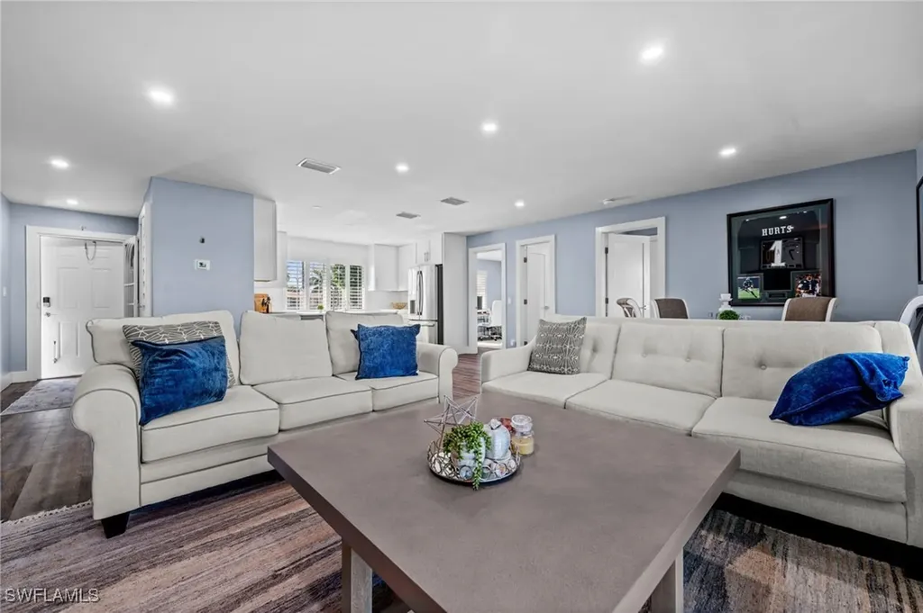 225 Memory Lane Naples FL 34112