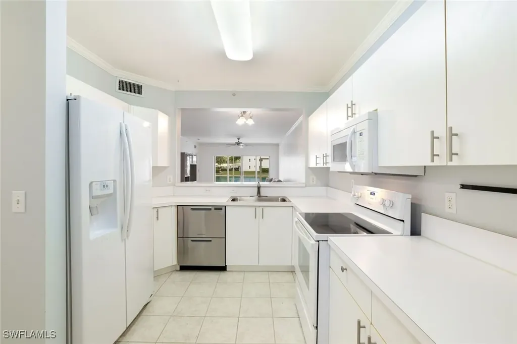 7846 Regal Heron Circle Naples FL 34104