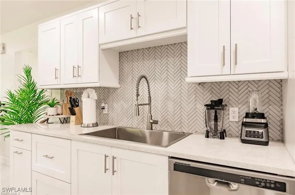 96 Wickliffe Drive Naples FL 34110