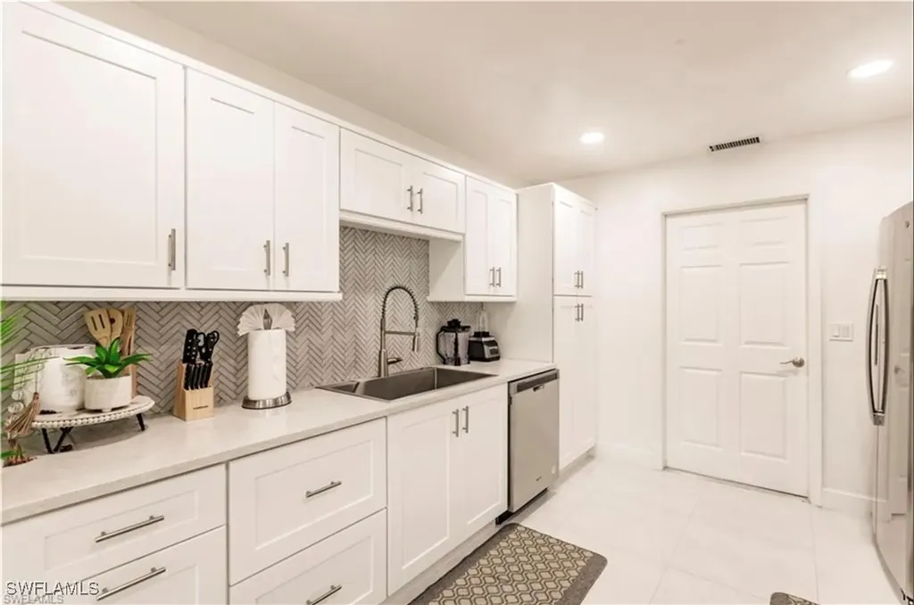 96 Wickliffe Drive Naples FL 34110