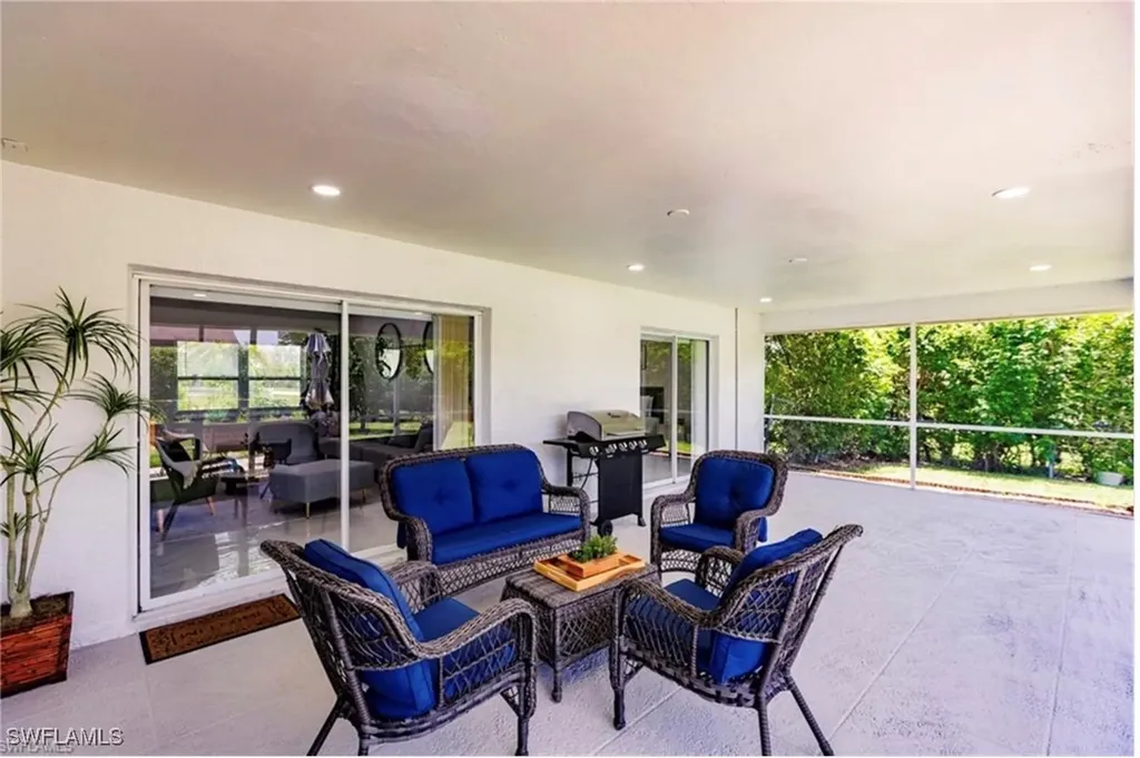 96 Wickliffe Drive Naples FL 34110