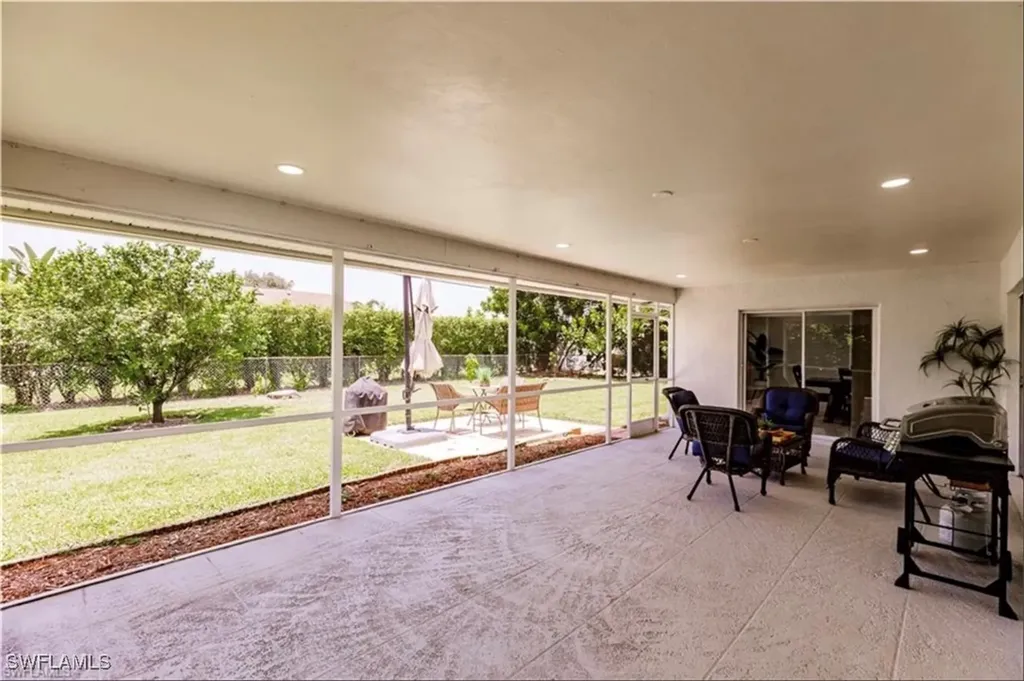96 Wickliffe Drive Naples FL 34110