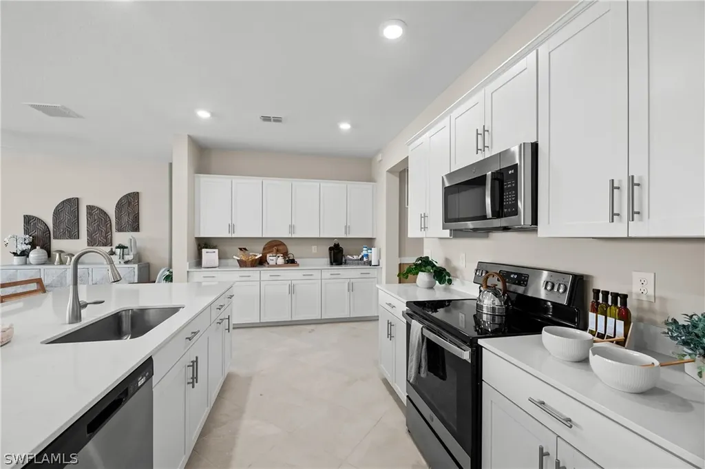 3111 Weston Manor Drive Alva FL 33920