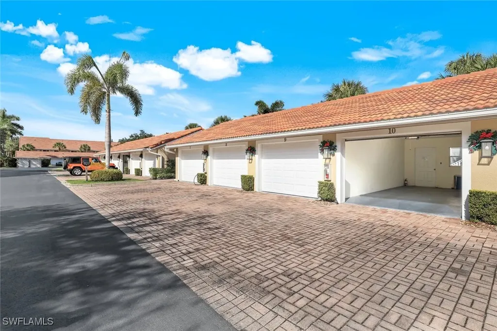 2373 Hidden Lake Court Naples FL 34112