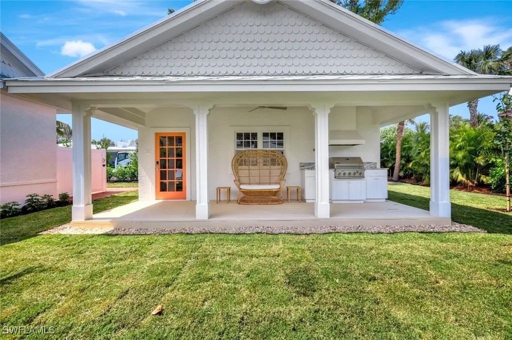 47 8th Avenue S Naples FL 34102