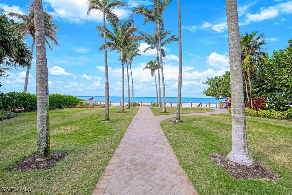 47 8th Avenue S Naples FL 34102