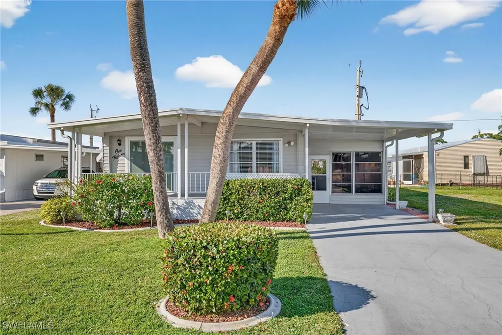 115 Overland Trail North Fort Myers FL 33917