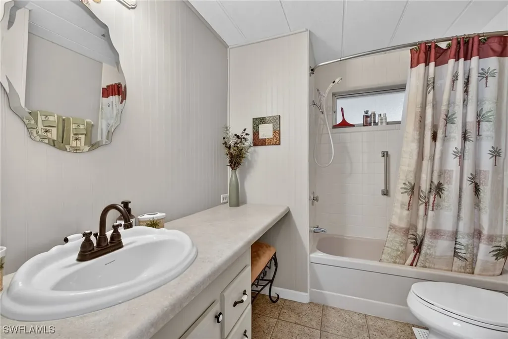 115 Overland Trail North Fort Myers FL 33917