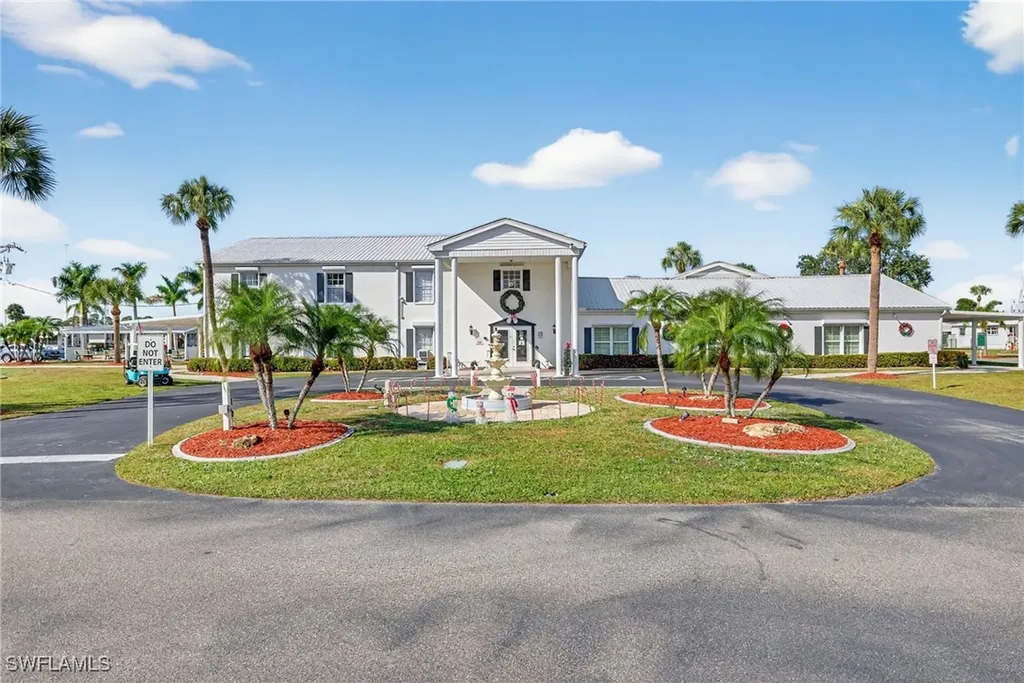 115 Overland Trail North Fort Myers FL 33917