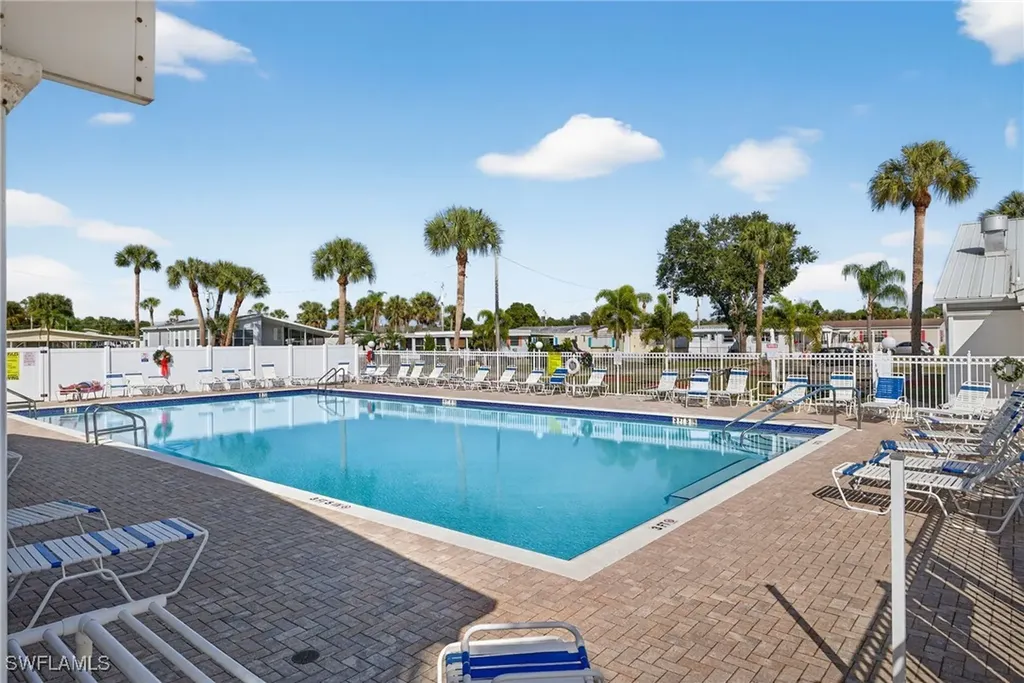 115 Overland Trail North Fort Myers FL 33917