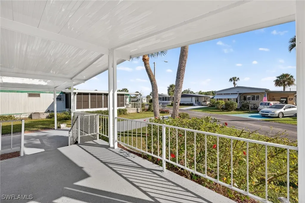 115 Overland Trail North Fort Myers FL 33917