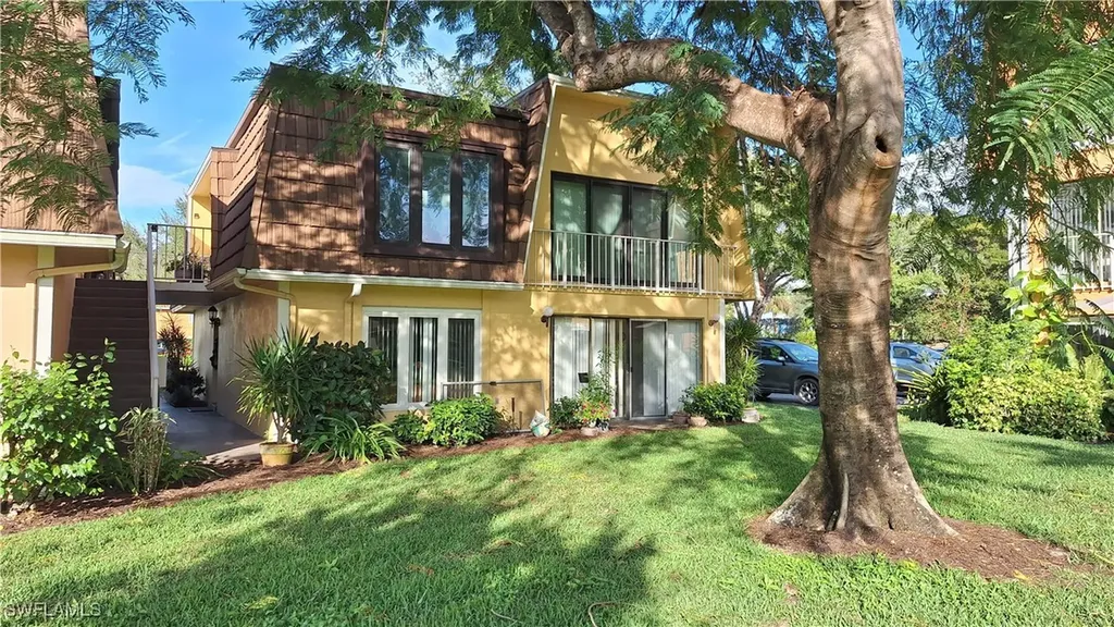 406 Meadowlark Lane Naples FL 34105