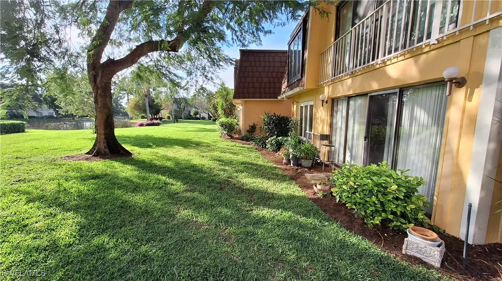 406 Meadowlark Lane Naples FL 34105
