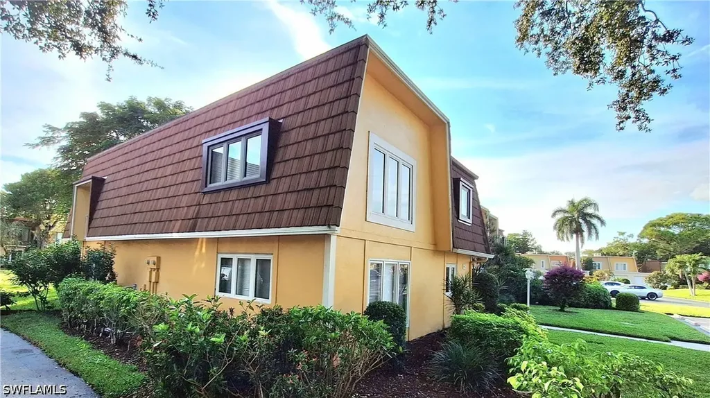 406 Meadowlark Lane Naples FL 34105