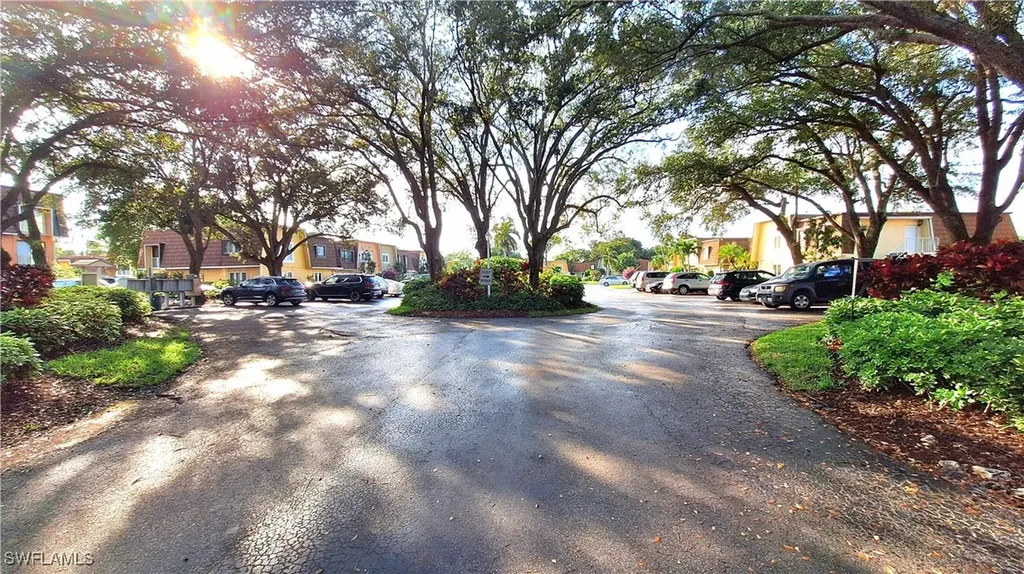 406 Meadowlark Lane Naples FL 34105