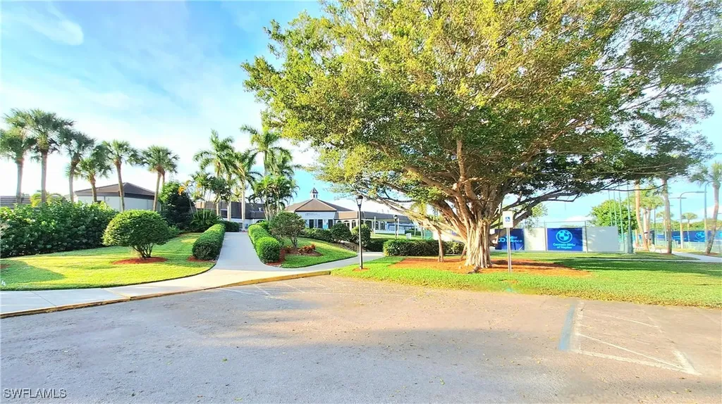 406 Meadowlark Lane Naples FL 34105