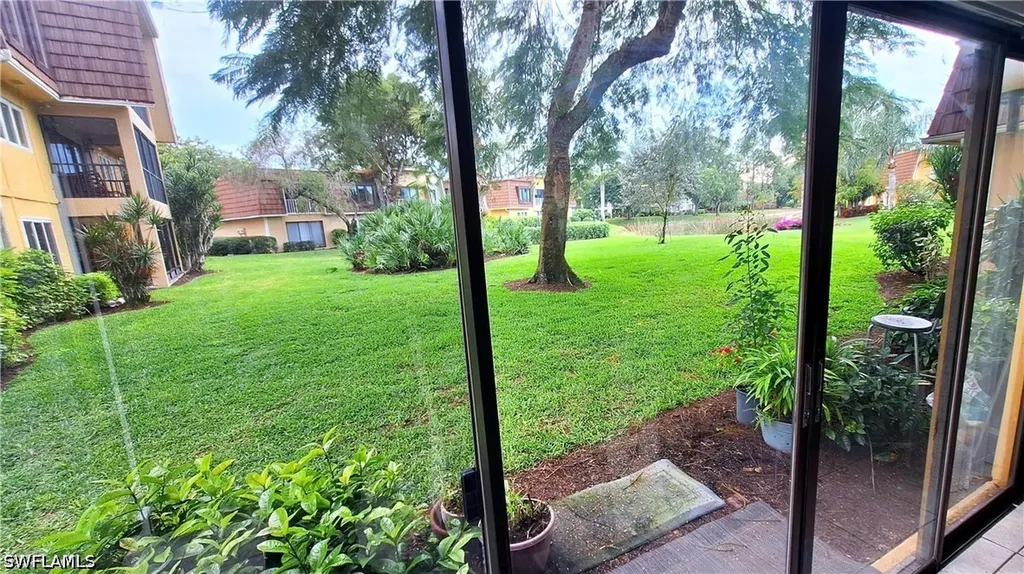 406 Meadowlark Lane Naples FL 34105