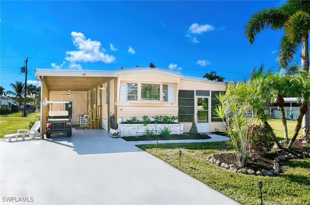 41 Sonderhen Drive Naples FL 34114