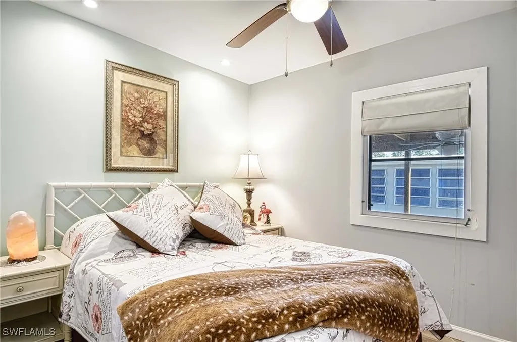 41 Sonderhen Drive Naples FL 34114